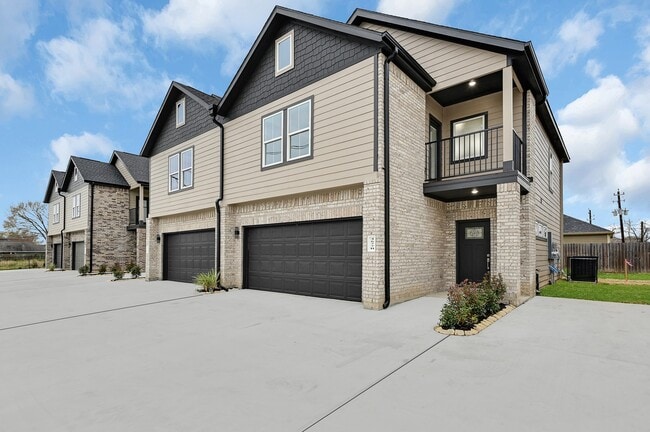 Photo - 4677 Bellfort Ave