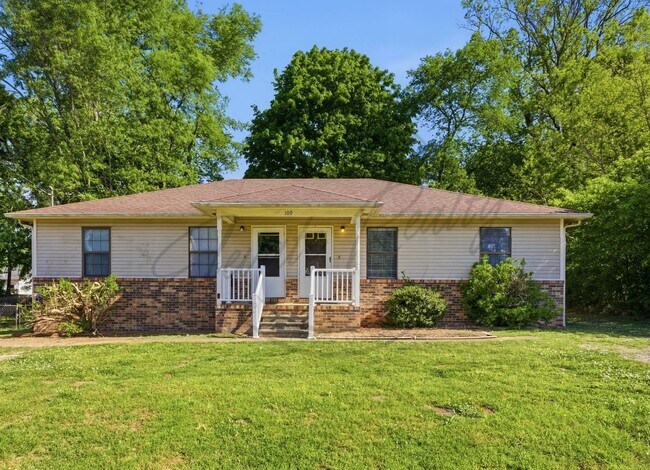Building Photo - SPRING SPECIAL: 1/2 OFF FIRST MONTHS RENT - Two Bedroom Ranch Duplex in Columbia!
