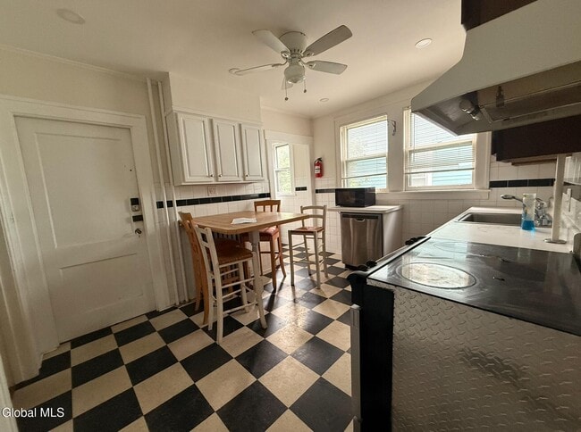 Photo - 602 Morris St