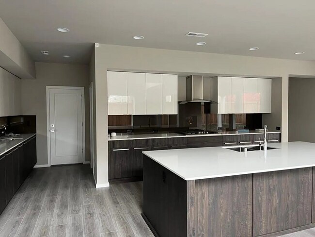 Photo - 23068 Alder Ln SE