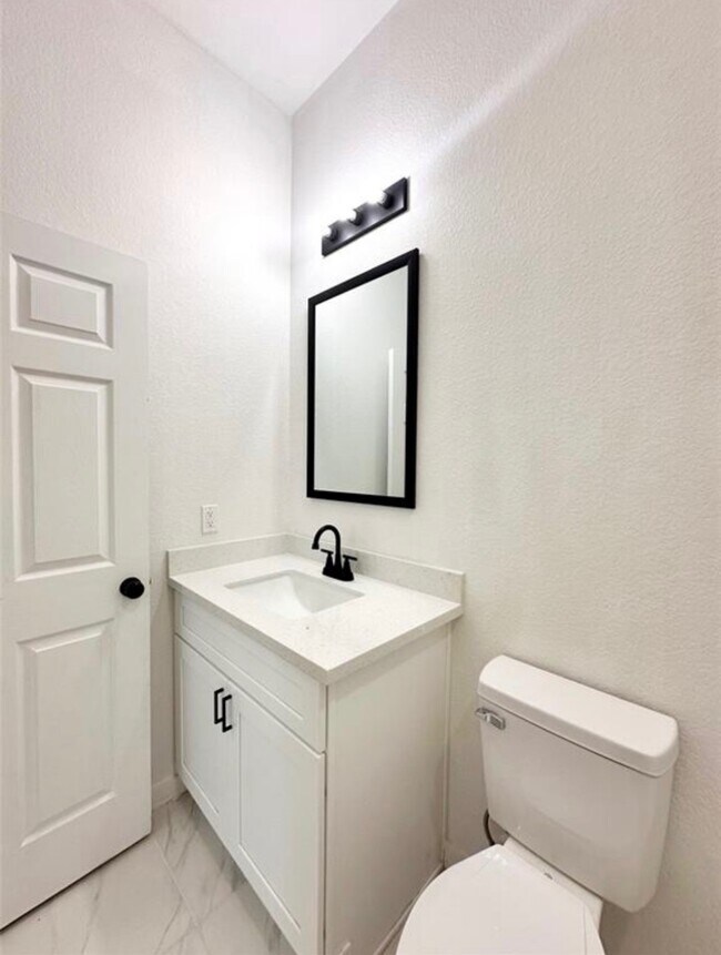 Photo - 328 Clearwater St