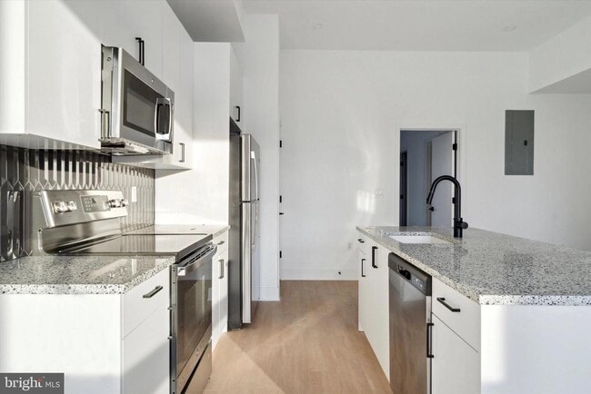 Building Photo - 1643 N 2nd St Unit 302