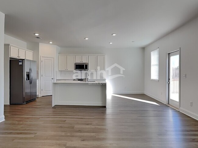 Photo - 499 Hickory Pointe Rd