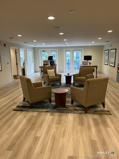 100 Glenbrook Rd