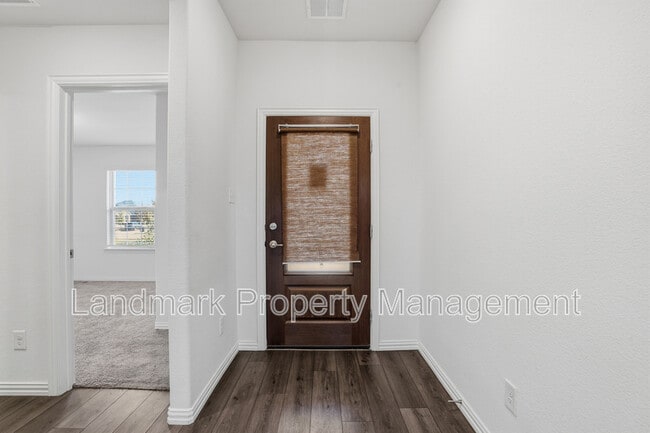 Photo - 1701 E Lamar Blvd