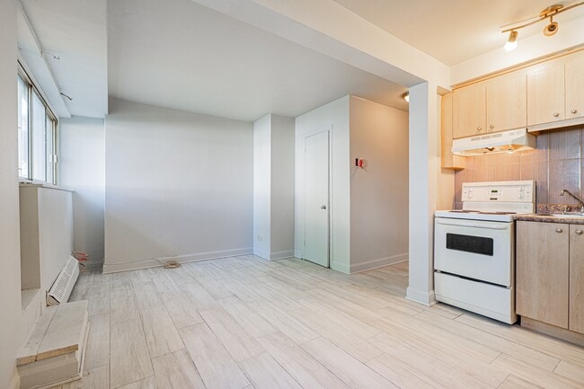 Photo - 6880-625e 25e Ave Unit 1