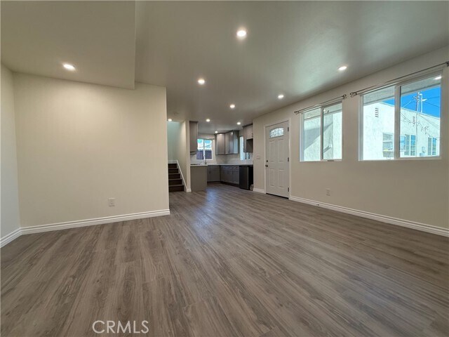 Photo - 5667 Ensign Ave