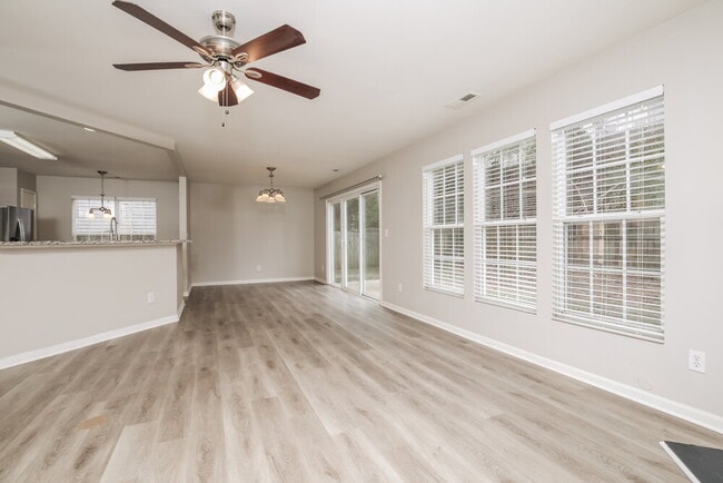 Photo - 2007 Gushing Dr