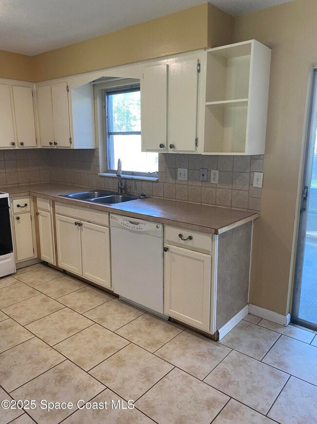 Photo - 3530 Melrose Ave