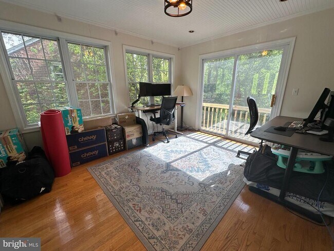 Photo - 104 S Columbus St