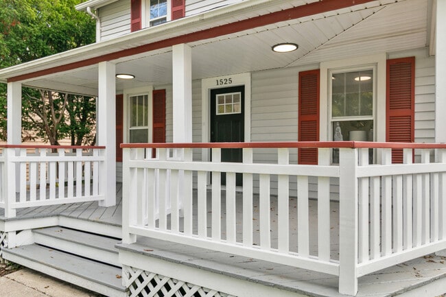 Photo - 1525 Burr Oak Rd