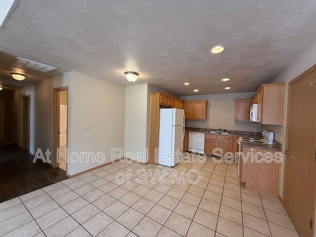 Photo - 1947 S Farm Rd 123