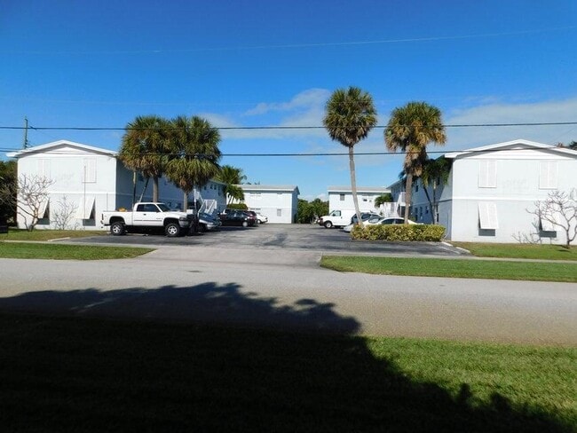 Photo - 741 Hummingbird Way Unit 5