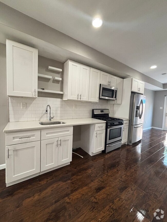Building Photo - Beautiful 2 Bath 2 Bedroom in Port Richmon... Rental