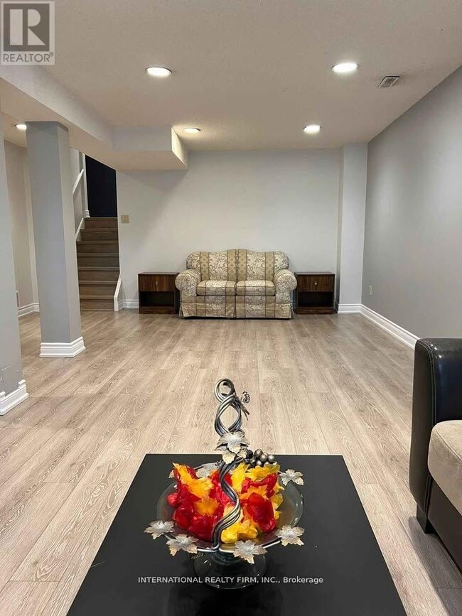 Photo - 87 Braeburn Dr