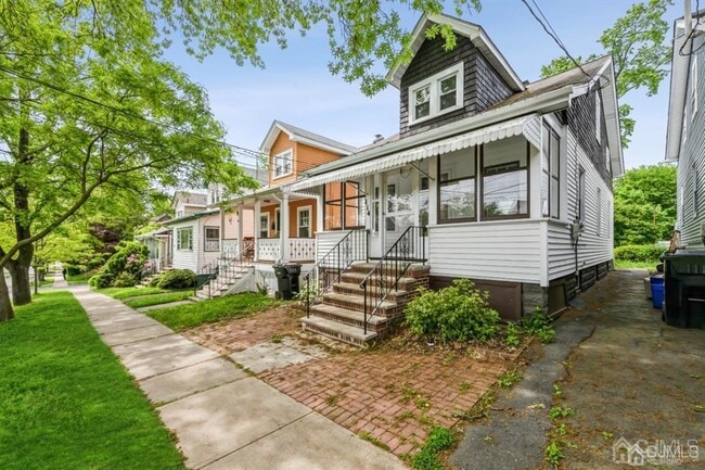 Photo - 114 S 5th Ave