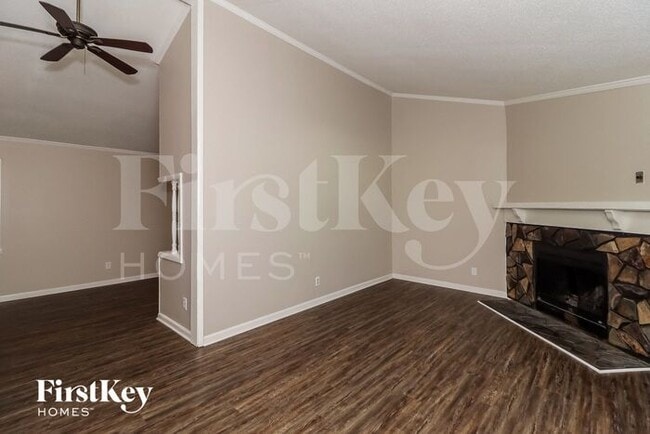 Photo - 3210 Oakbrook Ln