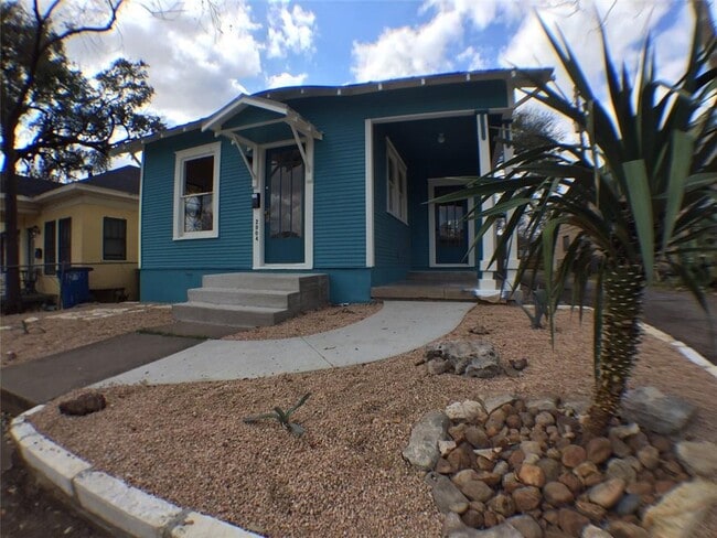 Building Photo - 2904 West Ave