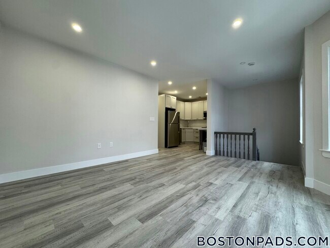 Photo - 10 Cawfield St Unit 3