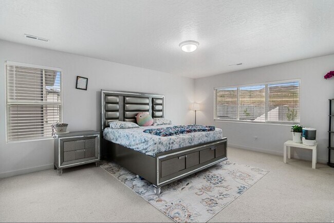 Photo - 2613 N Snowberry Dr