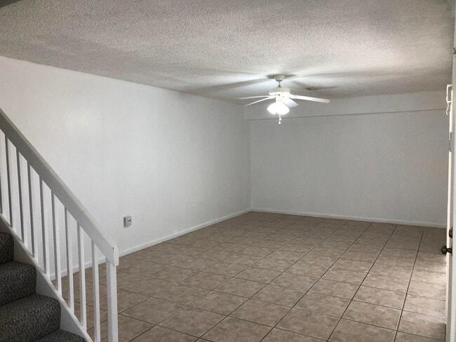 Photo - 1919 19th Way