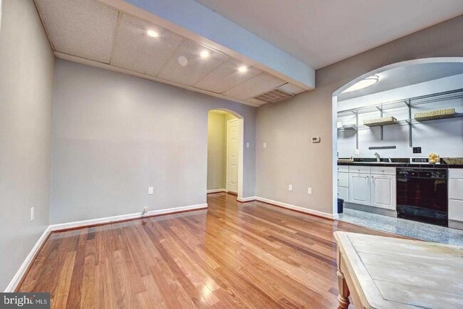 Building Photo - 2015 Key Blvd Unit 12604