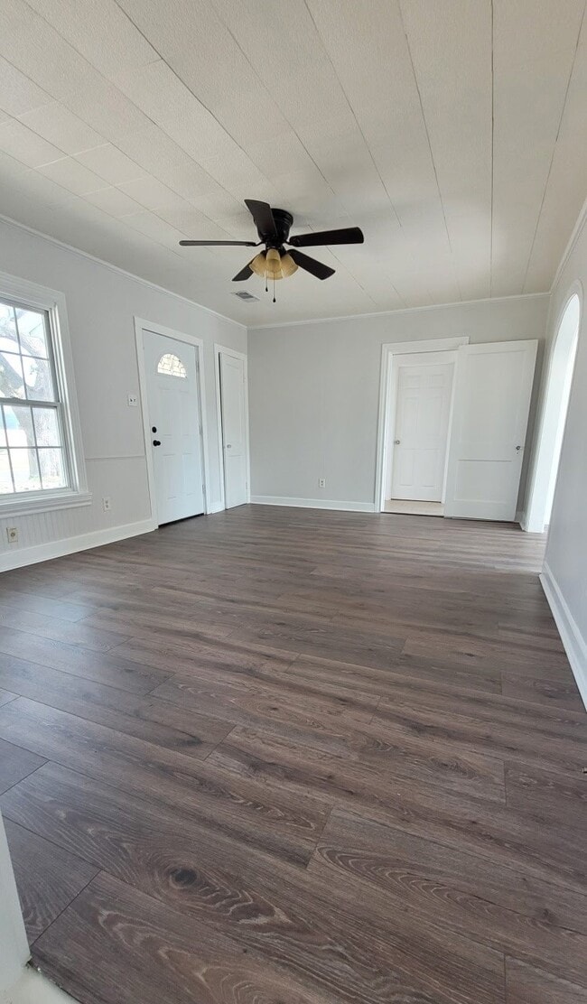 Photo - 407 E Defee Ave