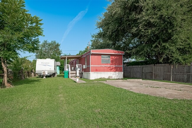 Building Photo - 914 Davis St Rental