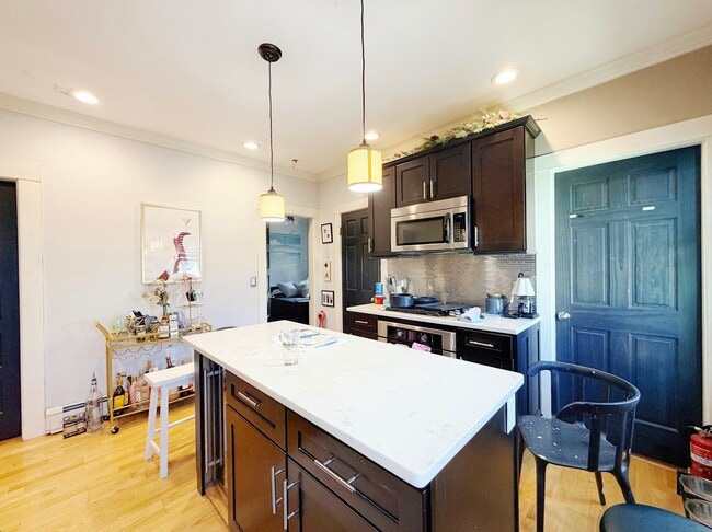 17 Pleasant St