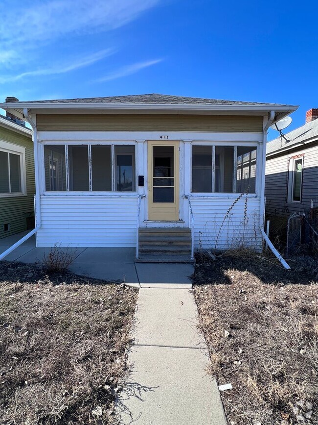 Building Photo - 1 Bed, 1 Bath house with basement bonus room