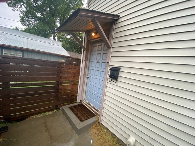 Photo - 1418 S Delaware Ave