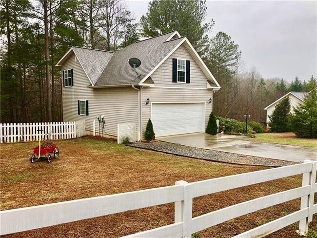 Photo - 43 Barker Trail Rd