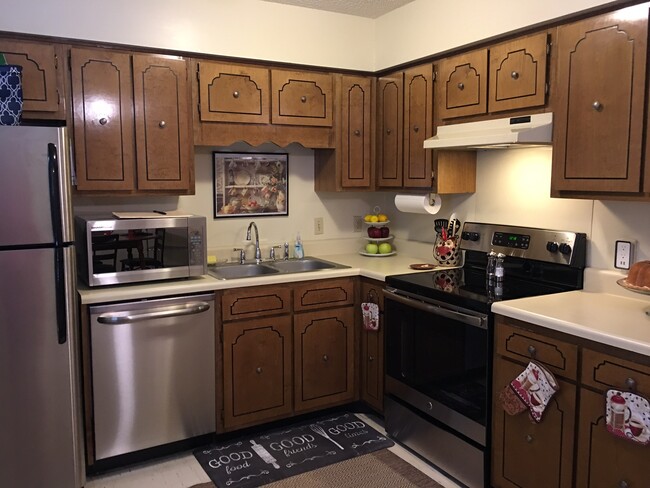 New stainless steel appliances in kitchen - 119 Michael Dr Unit 119