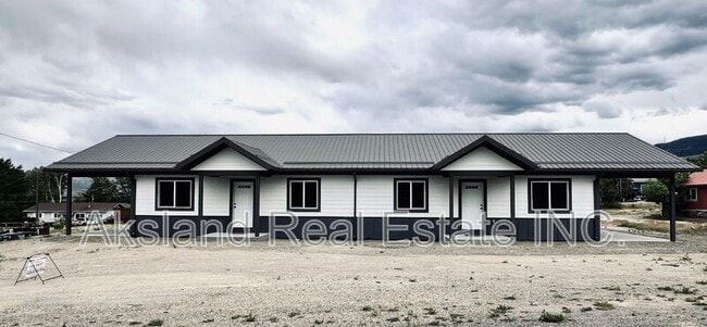 Salmon - Salmon House