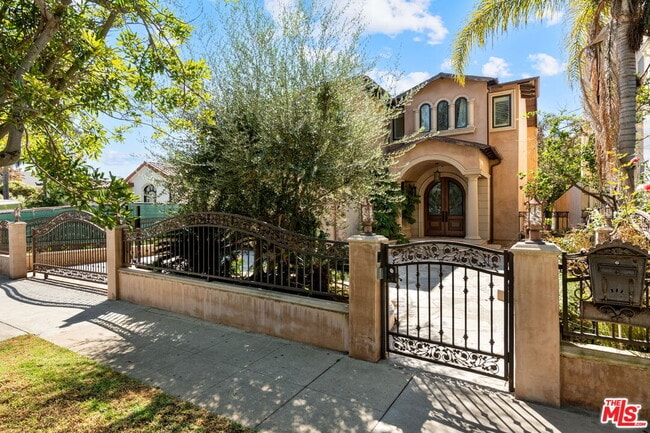 Photo - 2023 Parnell Ave