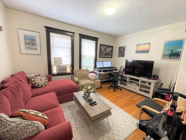 Photo - 36 Linden Ave Unidad 2