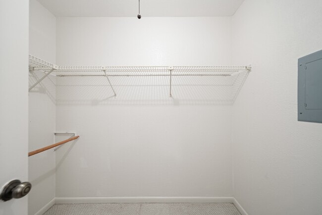 Building Photo - 8100 Cambridge St Unit 6