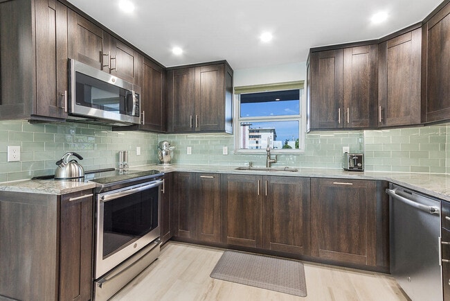 Photo - 1160 Hillsboro Mile Unit 305