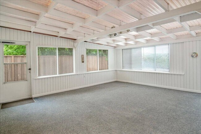 Photo - $3,950 / 4br - 1463ft2 - Updated 4 Beds / ...