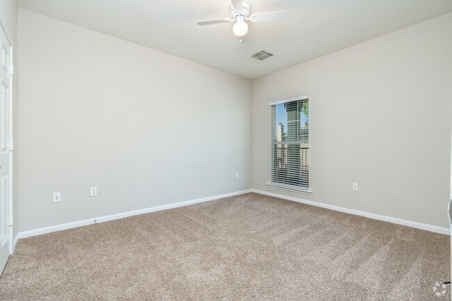 1BR, 1BA - 732SF