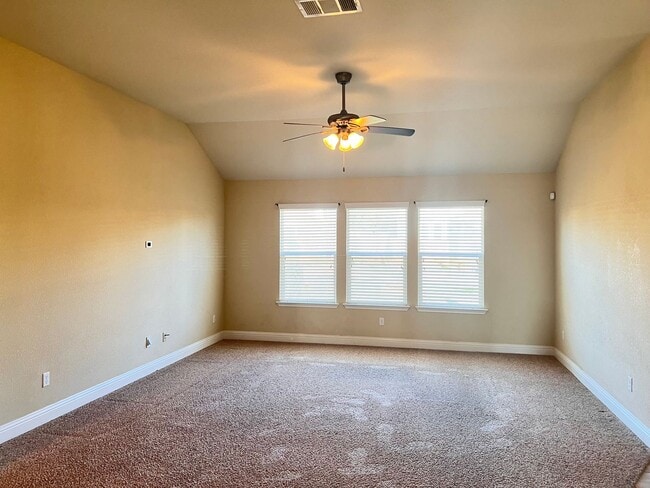 Photo - 849 Olive Ln