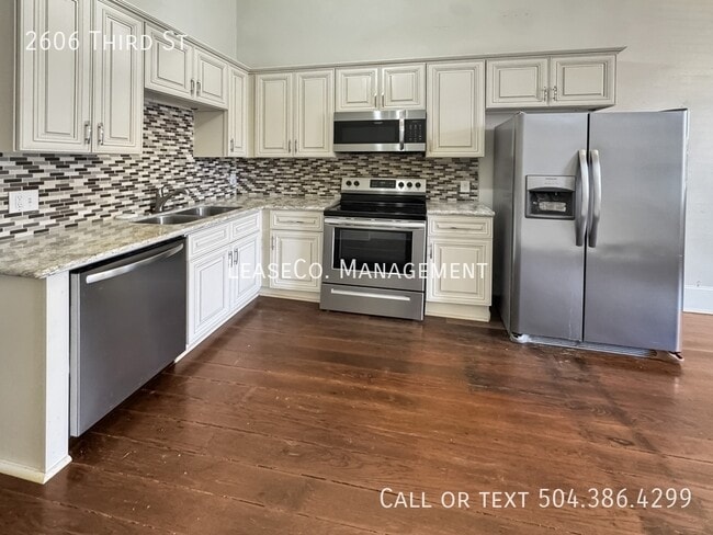 Photo - 2606 Third St-