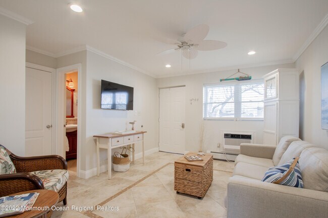 455 Ocean Blvd Unit 25