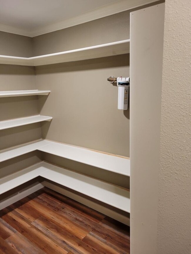 Building Photo - 18060 County Road 1100 Unit Stone House