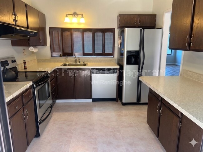 Photo - 1538 Ashwood Dr