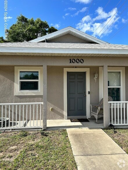 Building Photo - 1000 Dames St Rental