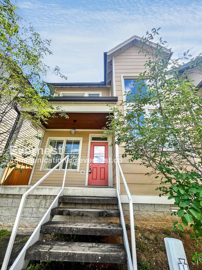 1501D 9th Ave N