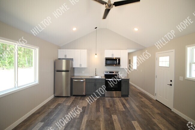 Building Photo - 2 Oak Terrace Ln Rental