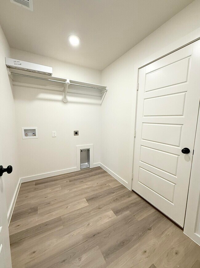 Photo - 2501 Kenwood Ave