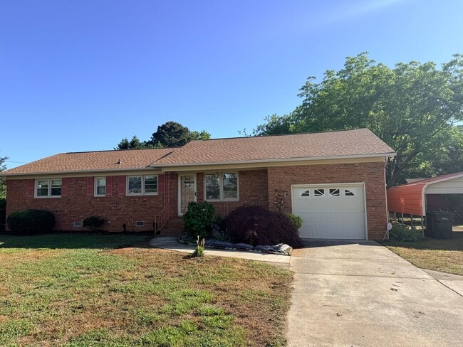 Building Photo - Beautiful Ranch home in Concord